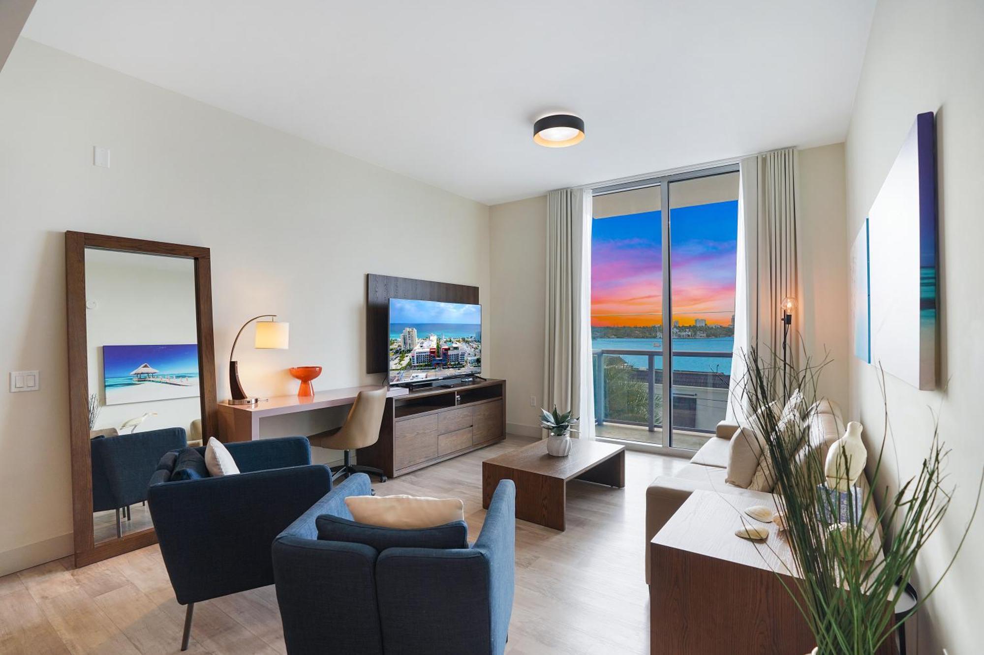 Ch Luxury Condos & Studios On The Beach Hollywood Room photo