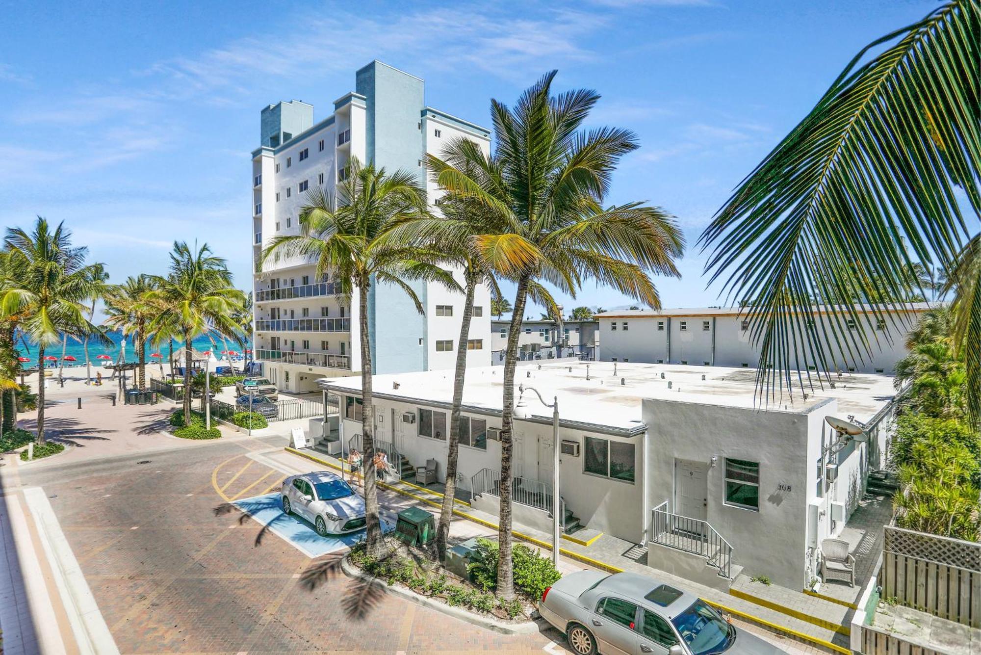 Ch Luxury Condos & Studios On The Beach Hollywood Room photo